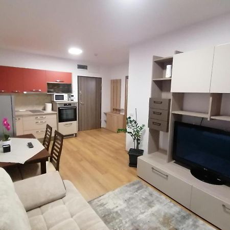 Apartman Sarah Apartment Oradea Exterior photo