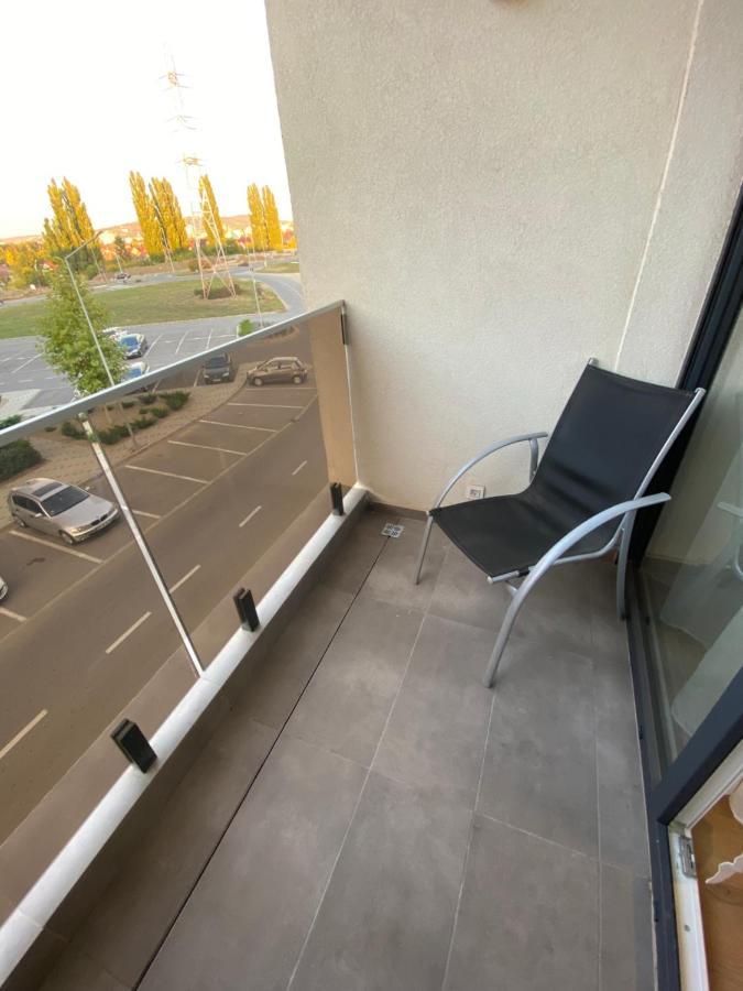 Apartman Sarah Apartment Oradea Exterior photo