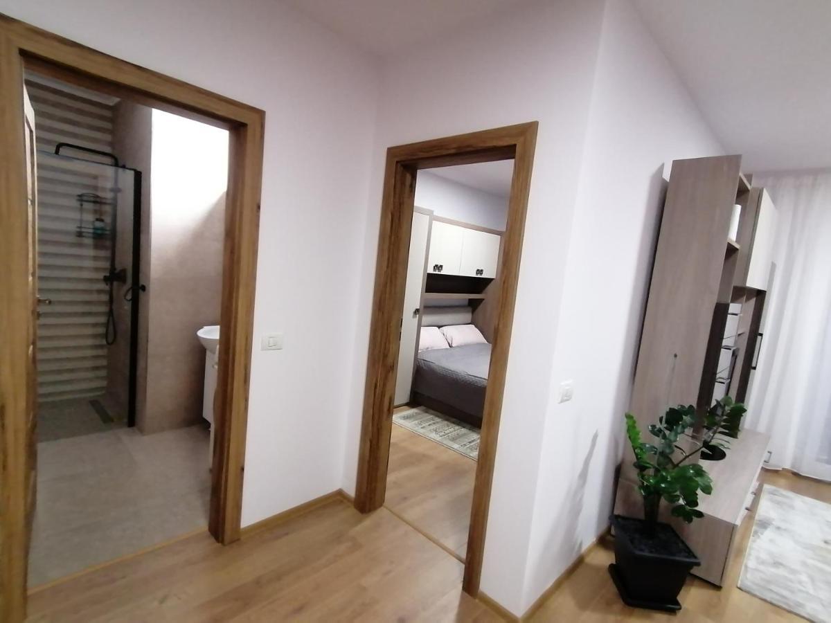 Apartman Sarah Apartment Oradea Exterior photo