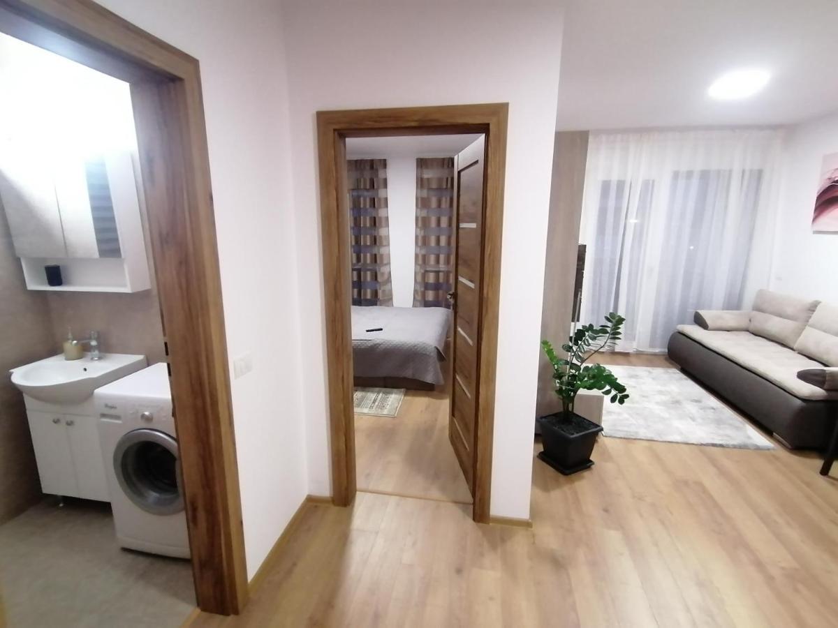 Apartman Sarah Apartment Oradea Exterior photo