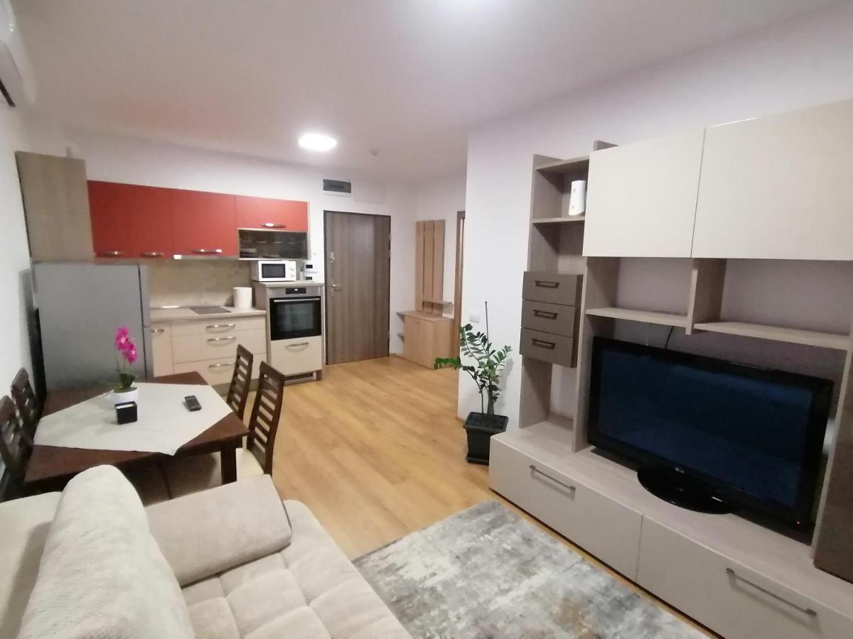 Apartman Sarah Apartment Oradea Exterior photo